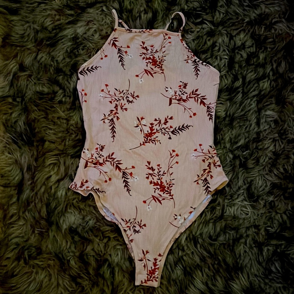 Cute strapless bodysuit!😍